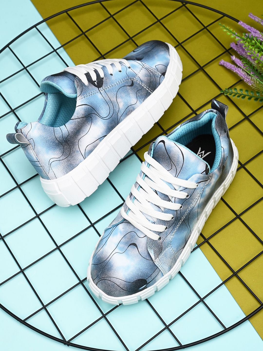 

Woakers Women Printed Lightweight Lace-Ups Sneakers, Turquoise blue