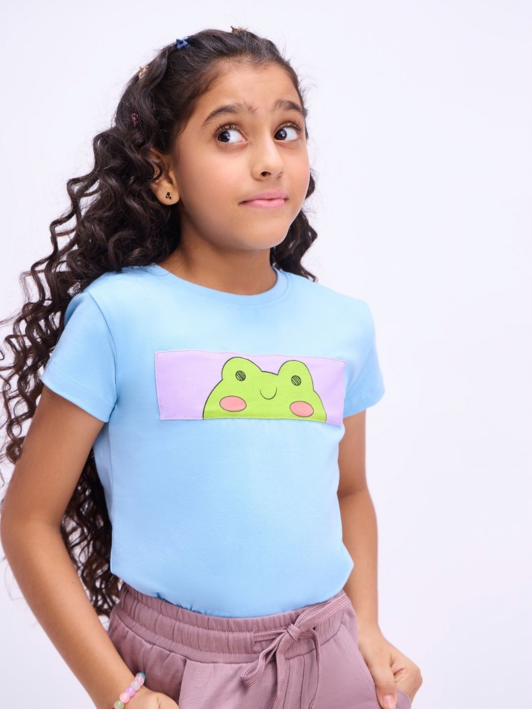 

Bombay High Girls Printed Pockets T-shirt, Blue