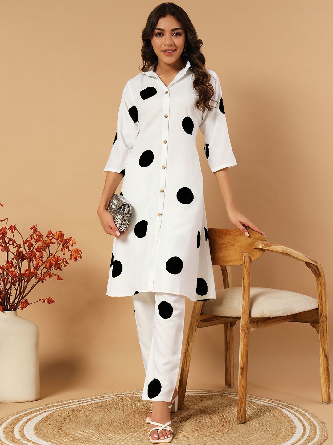 

MORLY Geometric Printed Shirt Collar Straight Kurta with Palazzos, Black