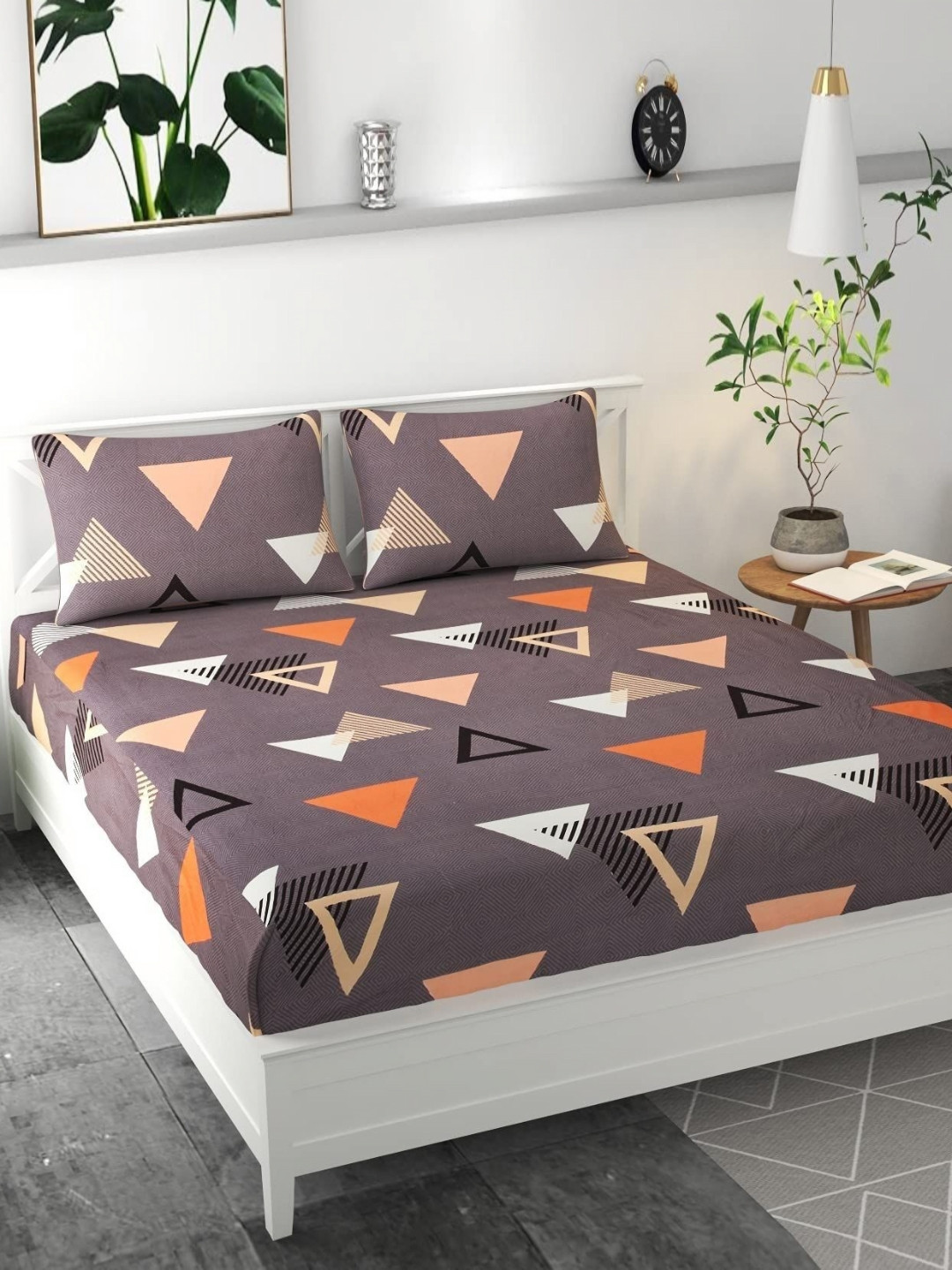 

Innovative Edge Brown Cotton Fitted 160 TC King Bedsheet with 2 Pillow Covers