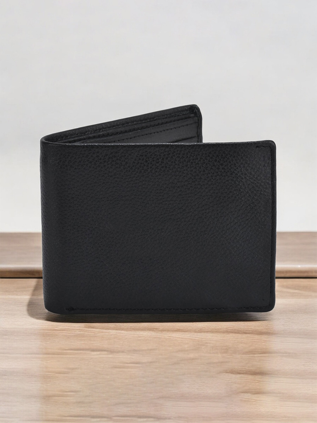 

The Roadster Lifestyle Co Men Full-Grain Leather Wallet, Black