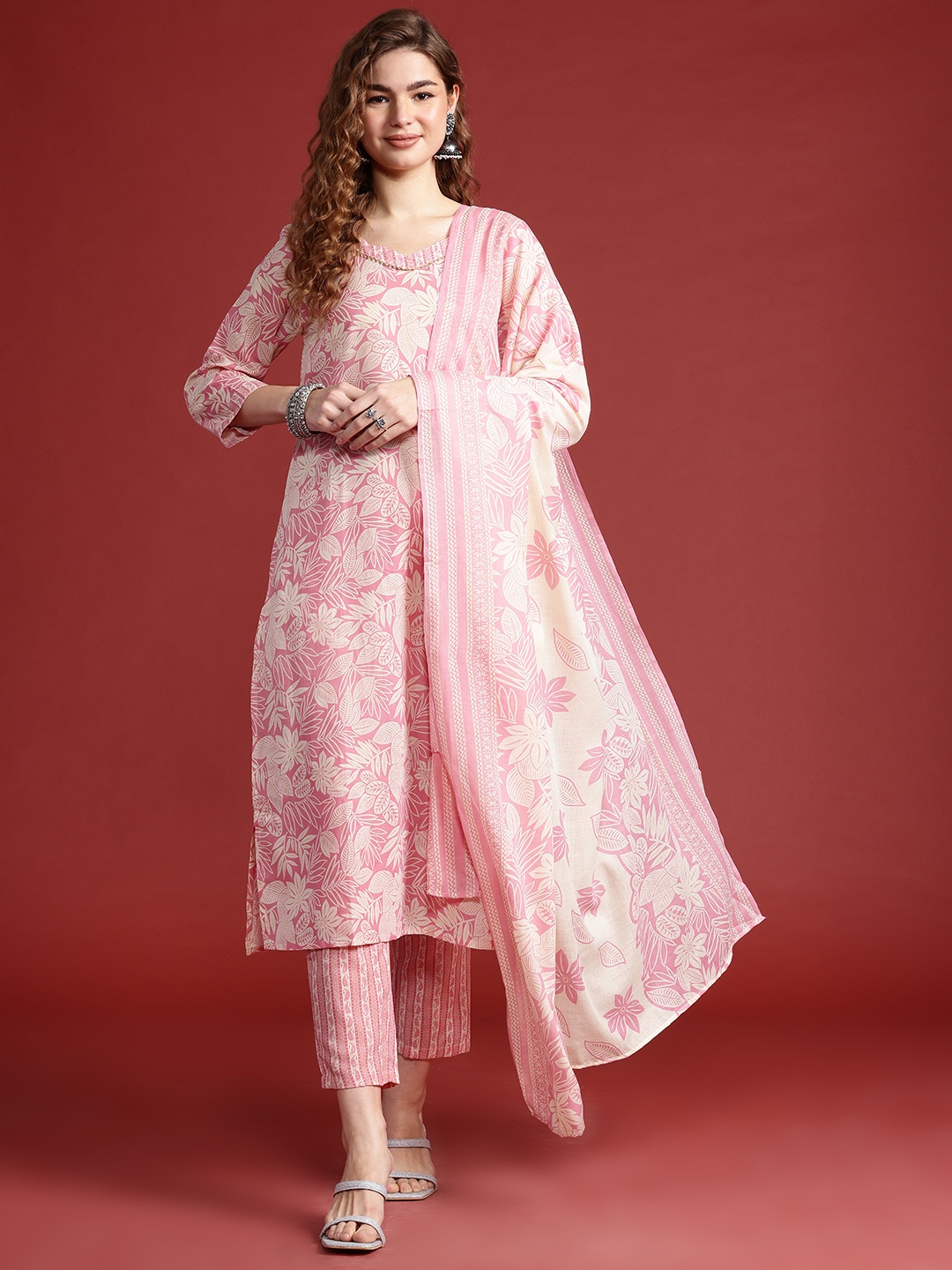 

Tikhi Imli Floral Printed Gotta Patti Kurta With Trousers & Dupatta, Pink