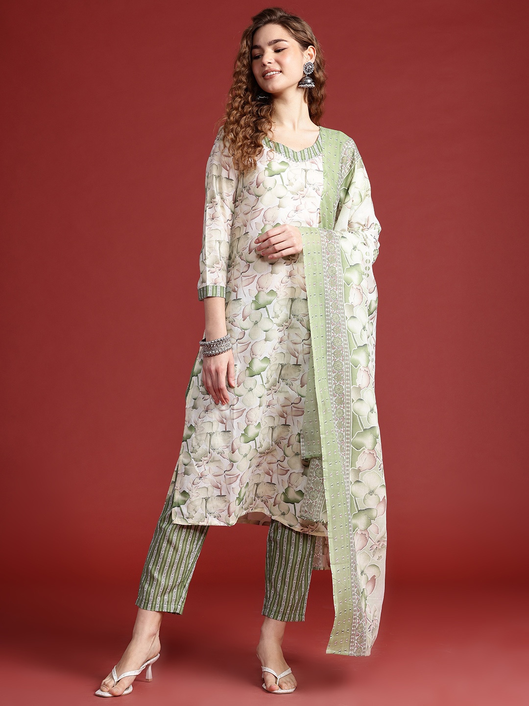 

Tikhi Imli Floral Printed Gotta Patti Kurta With Trousers & Dupatta, Off white