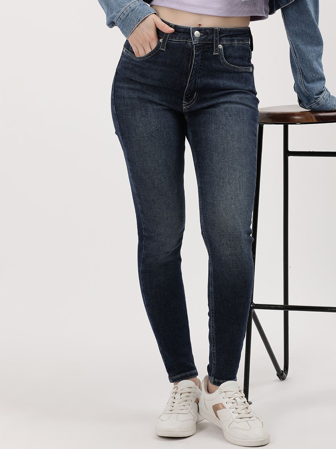 

Calvin Klein Jeans Women Skinny Fit Light Fade Jeans, Blue
