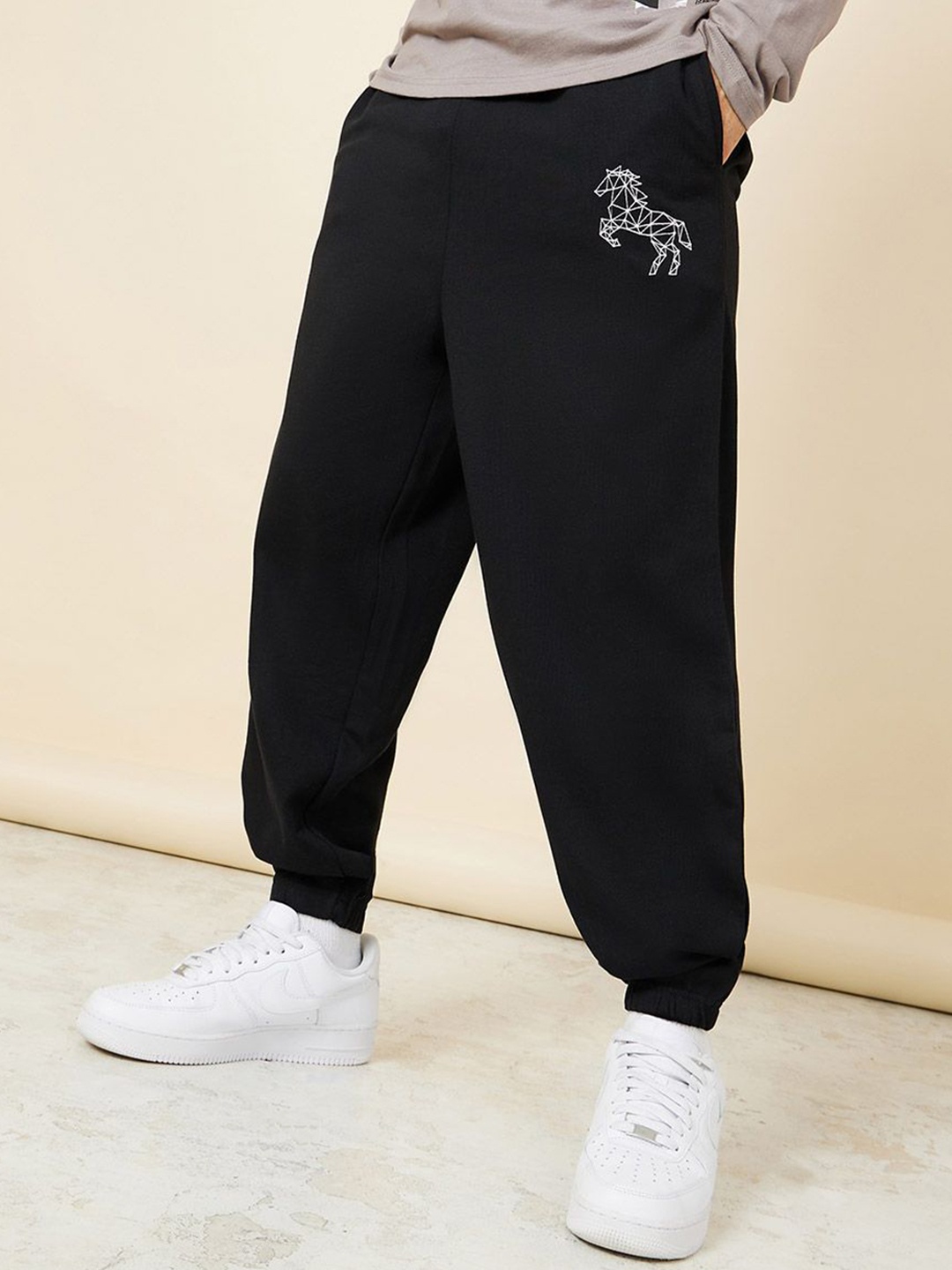 

Styli Men Black Mid-Rise Embroidery Oversized Pure Cotton Joggers