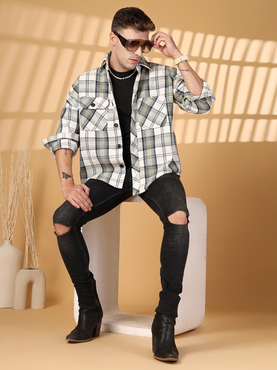 CHKOKKO Men Checked Spread Collar Oversized Casual Shirt, White