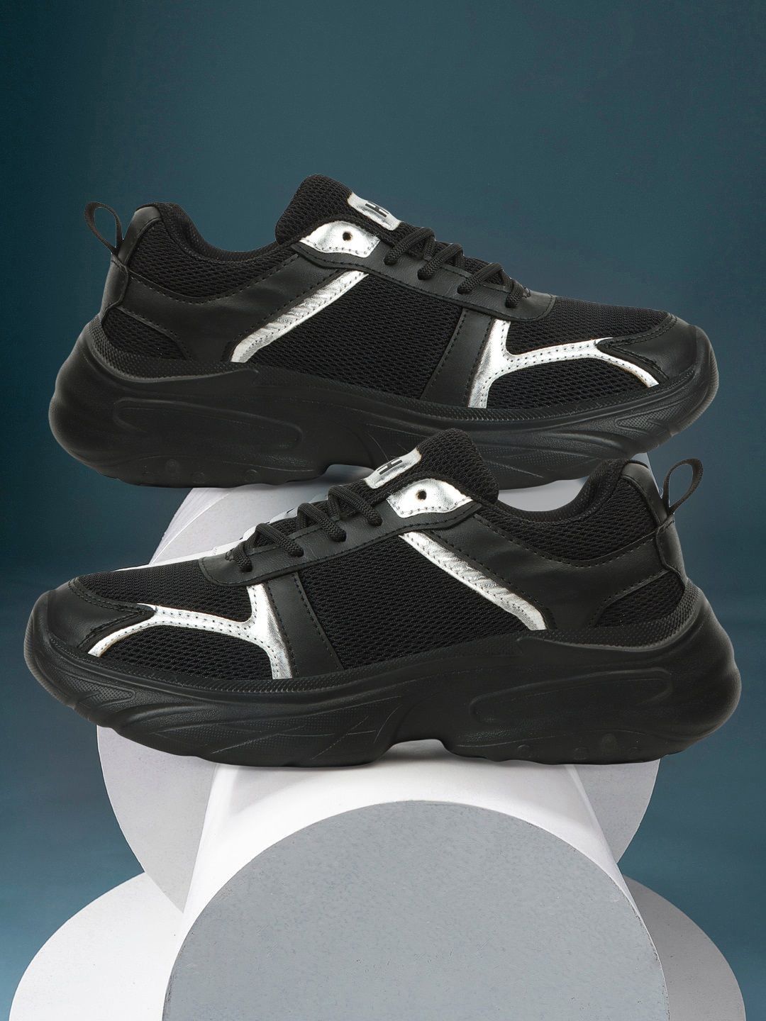 

HRX by Hrithik Roshan Women Striped Round Toe Sneakers, Black