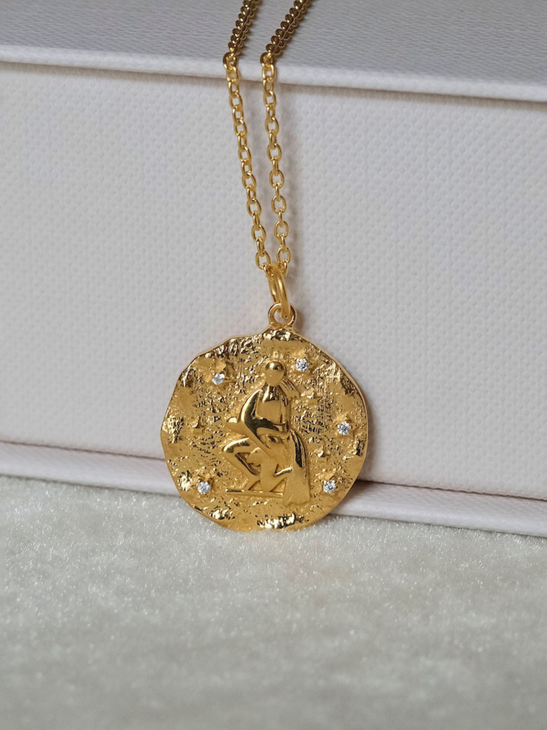 

Anushka Jain Jewellery 925 Sterling Silver Gold-Plated Stone Studded Pendant & Chain