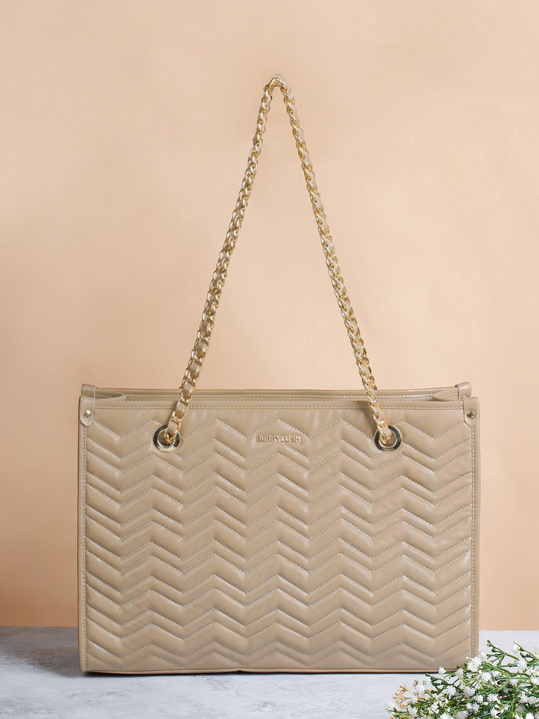 

Berrylush Structured Handheld Bag with Quilted, Beige