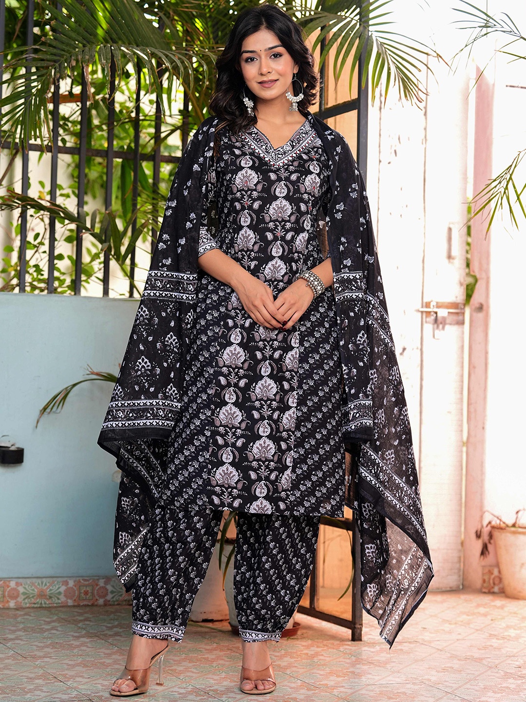 

VINDYAVASINI Paisley Printed Straight Mirror Work Pure Cotton Kurta with Trouser & Dupatta, Black