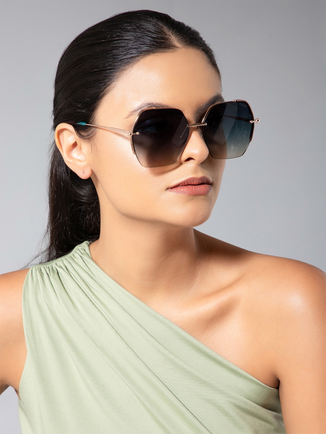 

IDOR Women Square Sunglasses with UV Protected Lens, Black