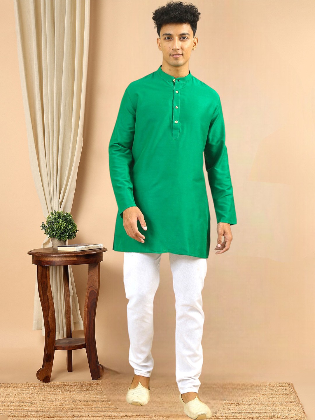 

TATTVA Mandarin Collar Thread Work Regular Pure Cotton Kurta with Pyjamas, Green