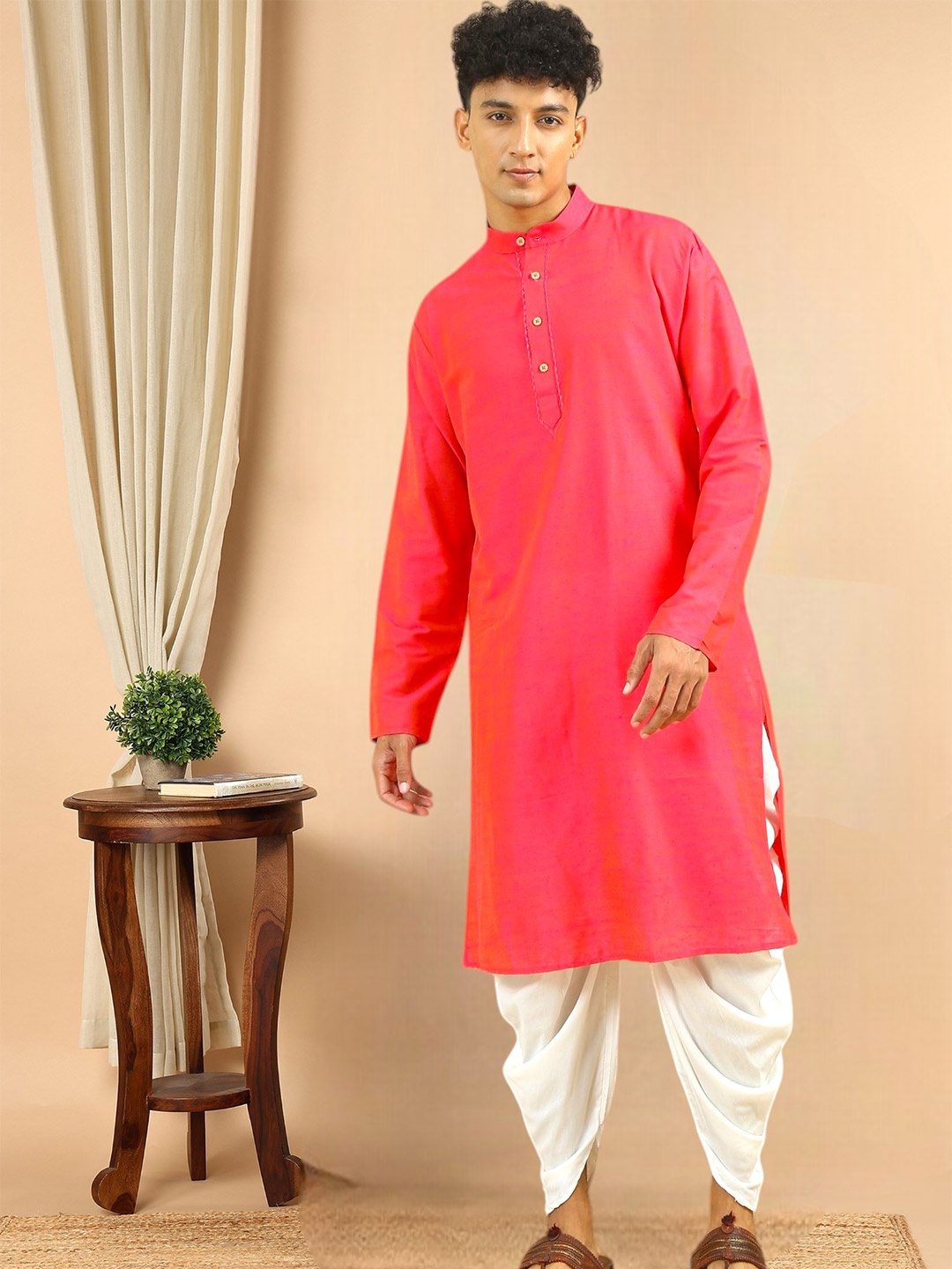 

TATTVA Mandarin Collar Thread Work Regular Pure Cotton Kurta with Pyjamas, Fuchsia