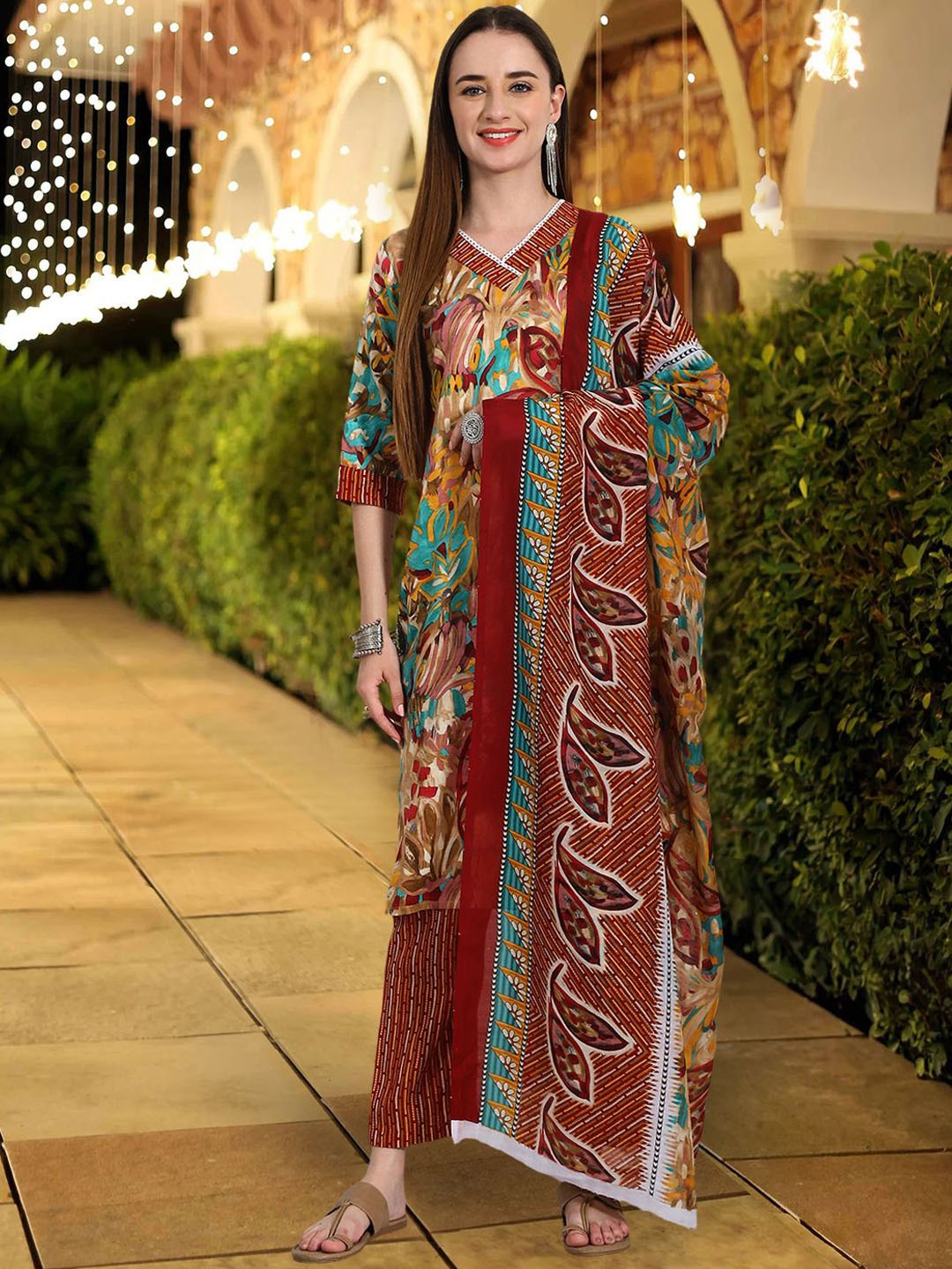 

Ethnic basket Floral Printed V-Neck Pure Cotton Straight Kurta with Trousers & Dupatta, Mustard