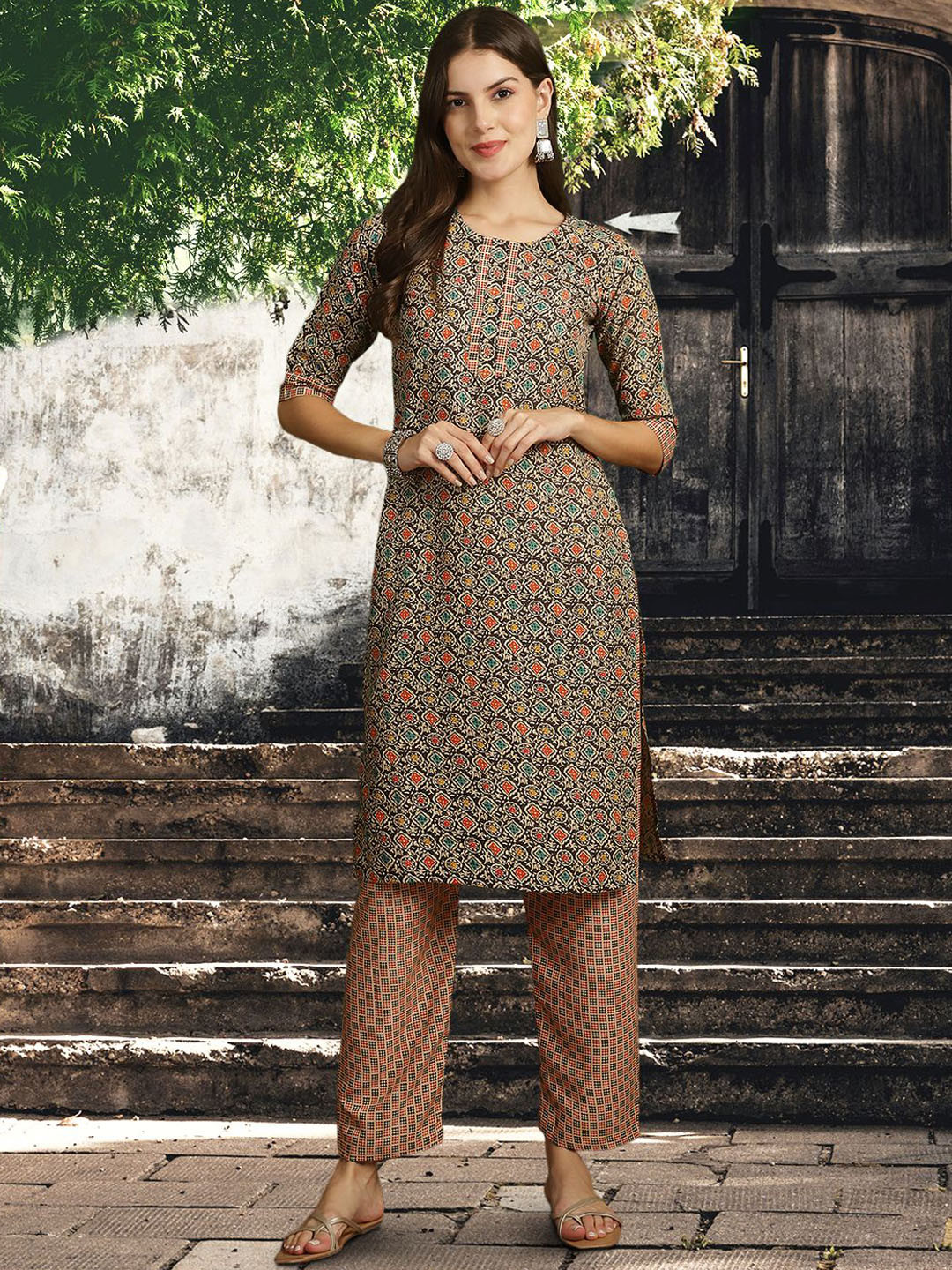 

Ethnic basket Geometric Printed Pure Cotton Straight Kurta With Trousers & Dupatta, Black