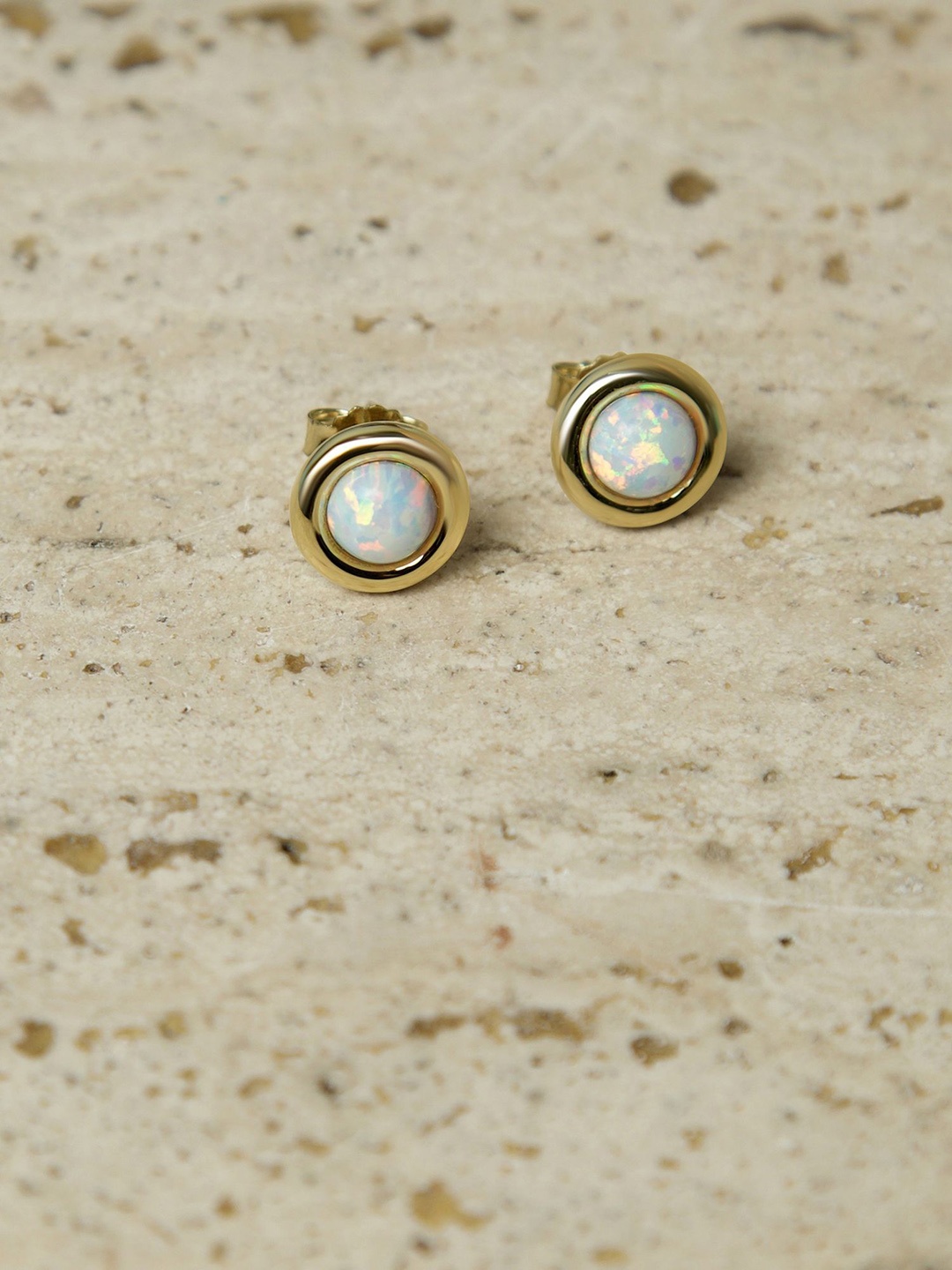 

VELVET IMPERIAL Drizzling Fiery 18K Gold Plated Contemporary Stainless Steel Studs