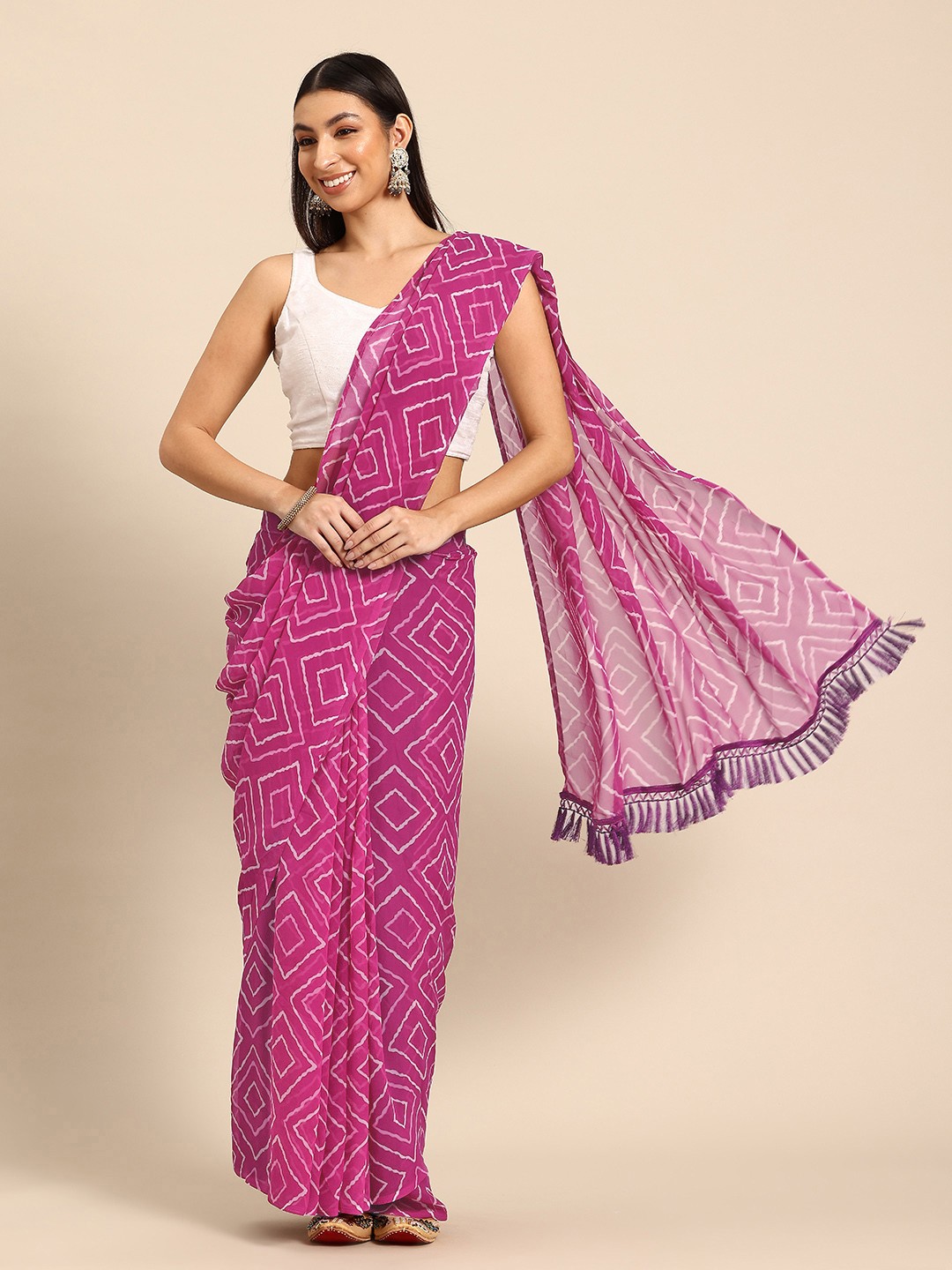 

Tikhi Imli Geometric Print Saree, Pink