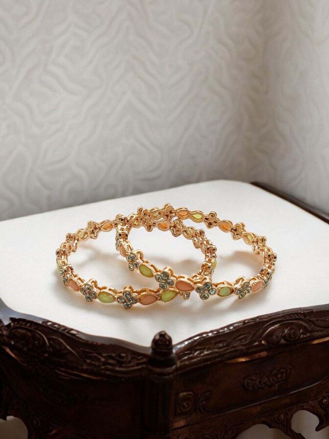 

FEMMIBELLA Set Of 2 Rose Gold Plated Stone Studded Bangles