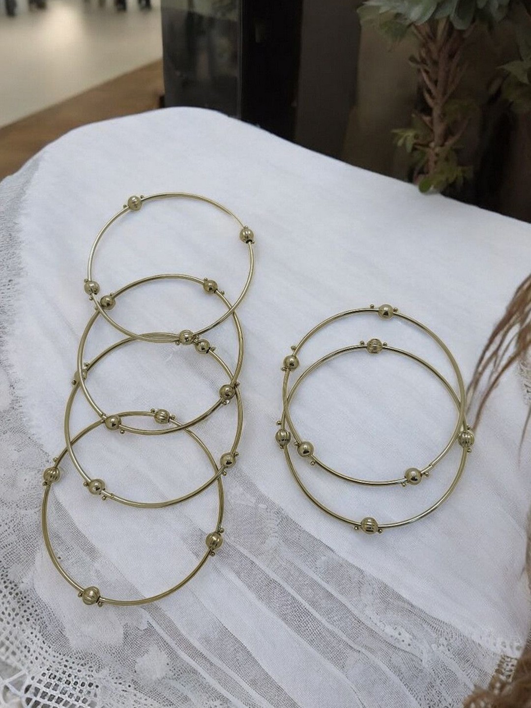 

FEMMIBELLA Set Of 6 Silver Plated Bangles