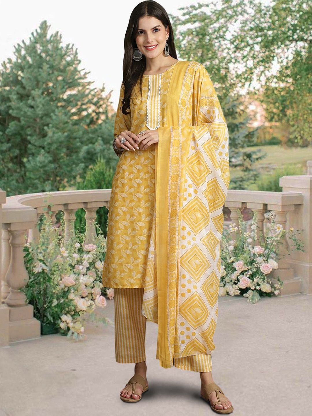 

Ethnic basket Floral Printed Regular Pure Cotton Kurta With Trousers & Dupatta, Yellow