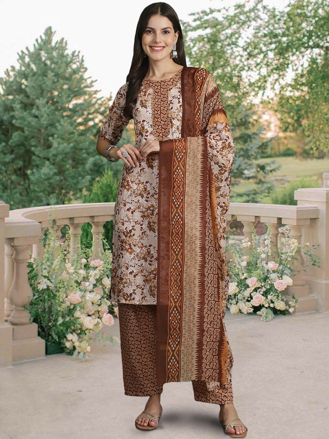 

Ethnic basket Floral Printed Pure Cotton Straight Kurta & Trousers With Dupatta, Beige