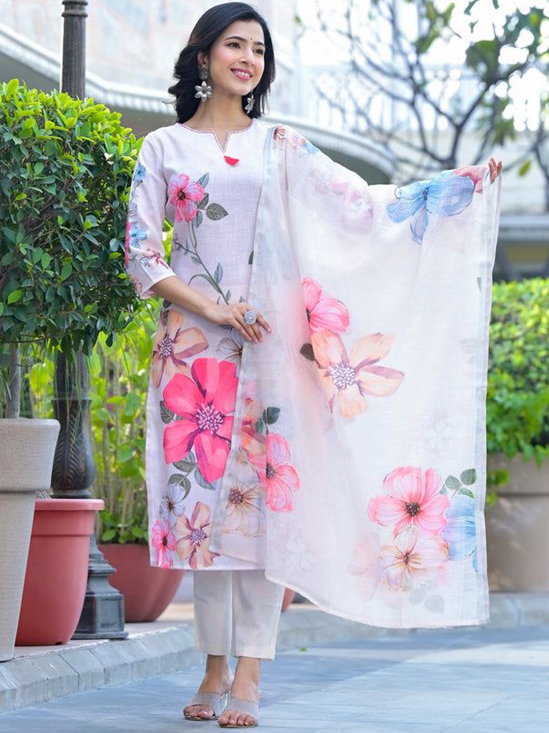 

KALINI Floral Printed Regular Pure Cotton Kurta With Trousers & Dupatta, White