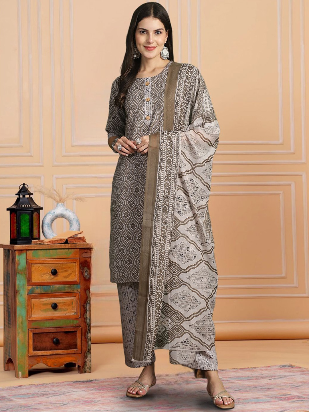 

Ethnic basket Floral Printed Regular Pure Cotton Kurta with Trousers & Dupatta, Grey melange