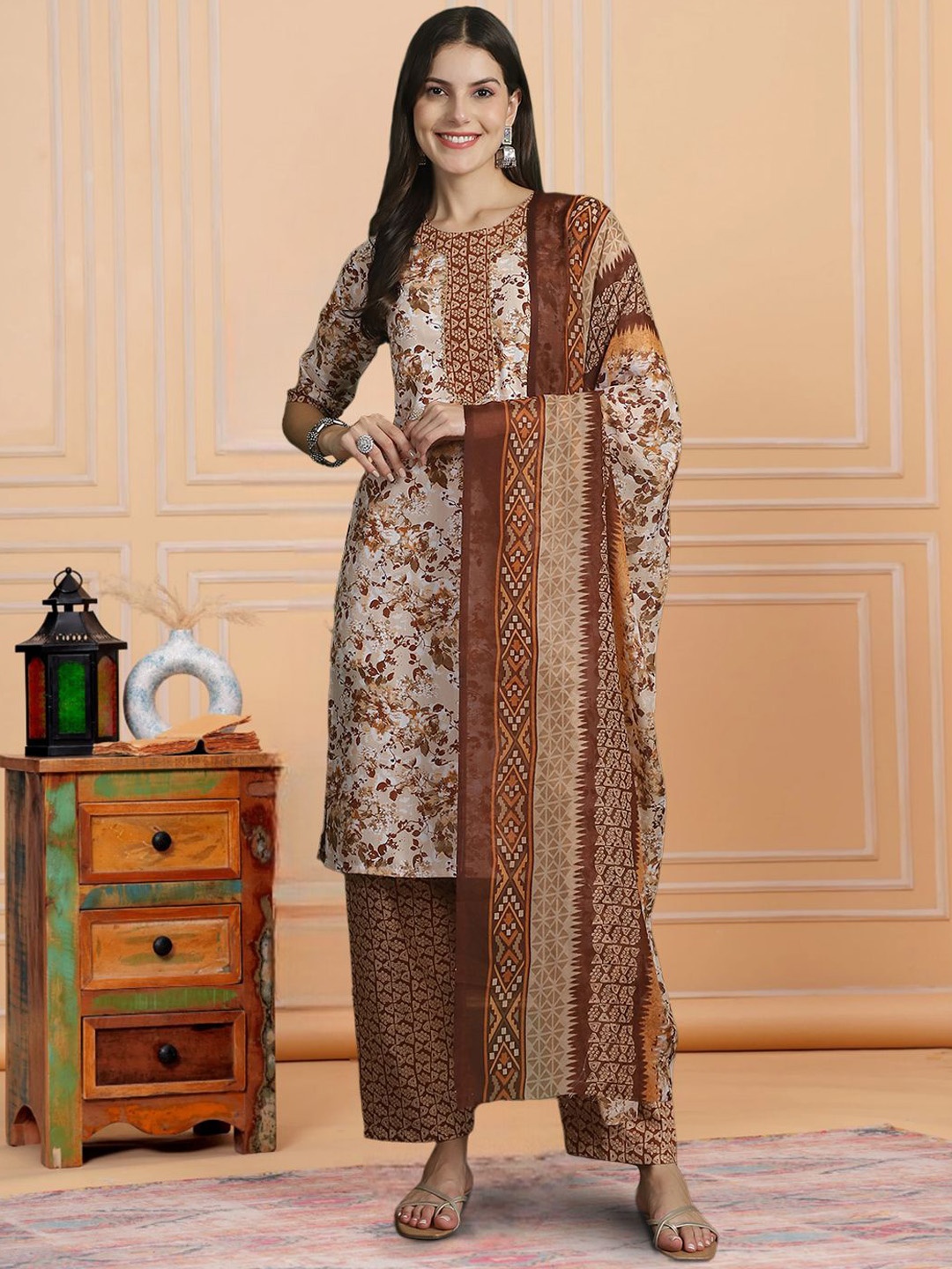 

Ethnic basket Floral Printed Regular Pure Cotton Kurta with Trousers & Dupatta, Beige