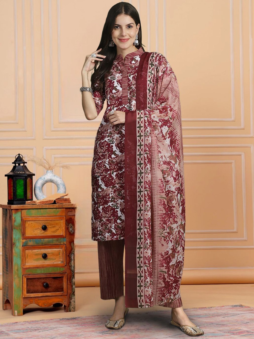 

Ethnic basket Floral Printed Band Collar Pure Cotton Kurta with Trousers & Dupatta, Maroon