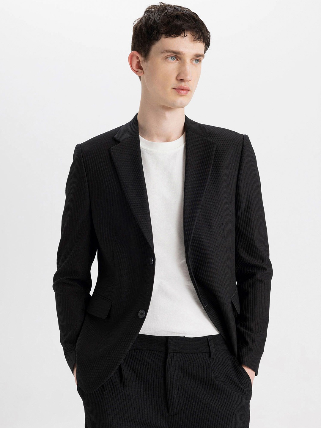 

DeFacto Striped Notched Lapel Single-Breasted Blazers, Black