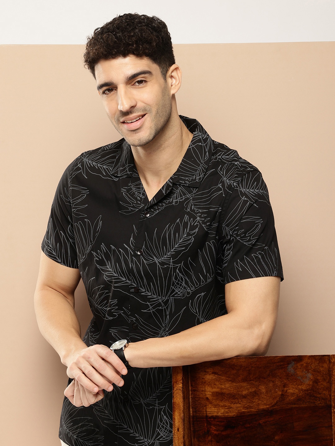 

INVICTUS Men Original Slim Fit Opaque Printed Casual Shirt, Black