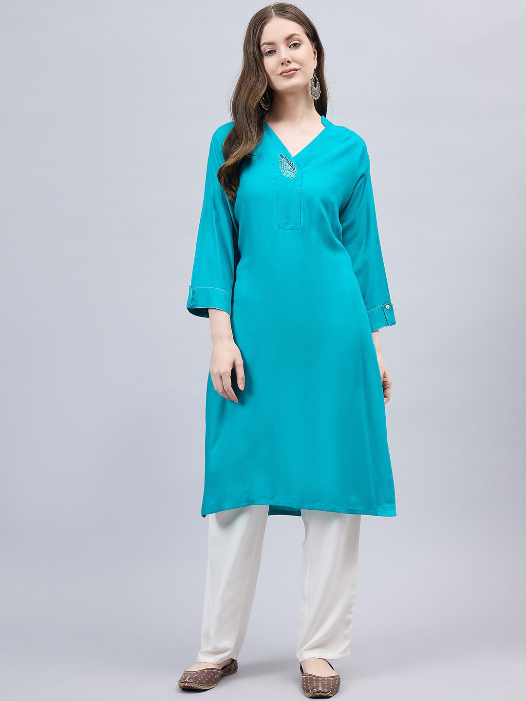 

THE PAJAMA FACTORY V-Neck Thread Work A-Line Kurta, Sea green