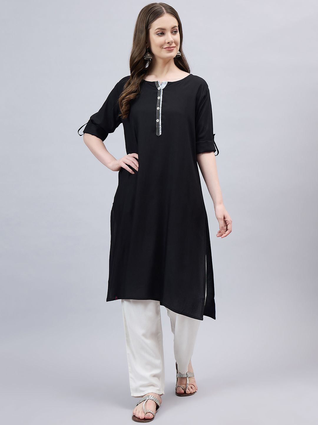 

THE PAJAMA FACTORY Round Neck Roll-Up Sleeves Thread Work A-Line Kurta, Black