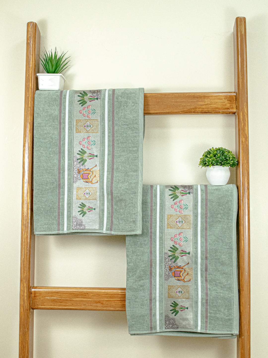 

RANGOLI Green & Pink 2 Pieces Printed Cotton 460 GSM Bath Towel