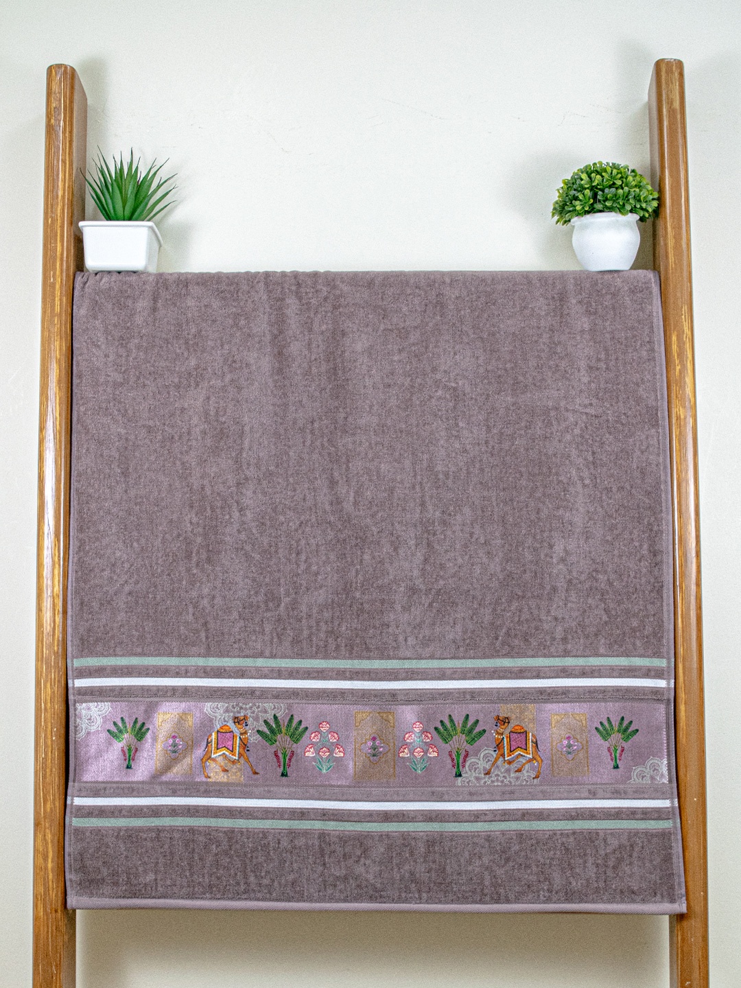 

RANGOLI Brown & Green Printed Cotton 460 GSM Bath Towel