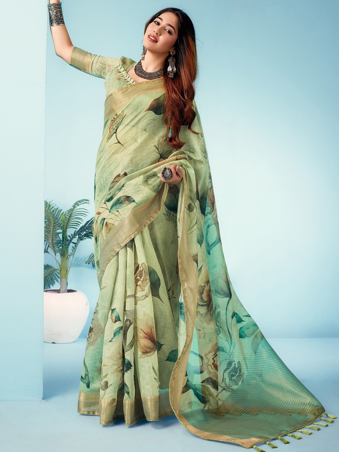 

MySilkLove Floral Zari Saree, Green