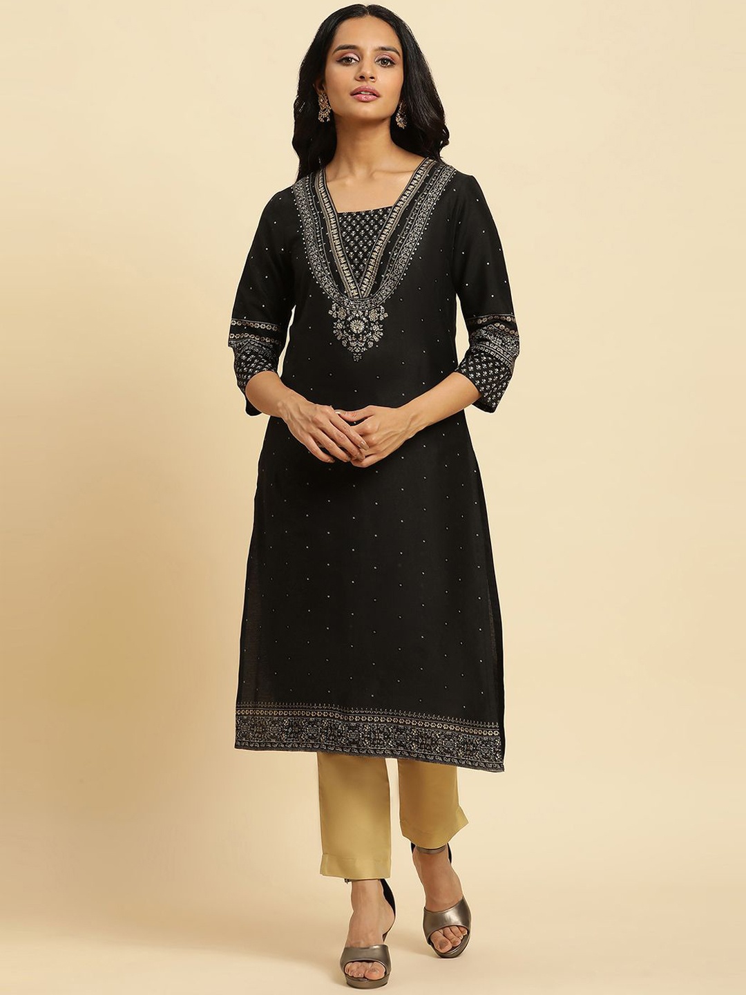 

W Geometric Yoke Design Straight Kurta, Black