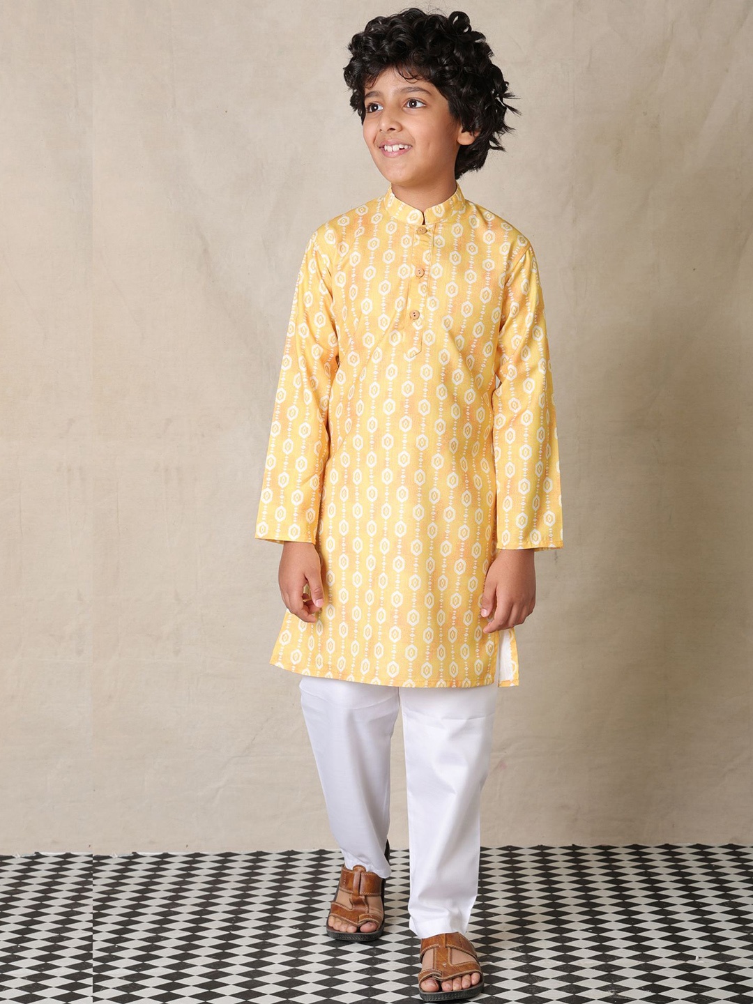 

Anthrilo Boys Band Collar Ethnic Motifs Printed Pure Cotton Straight Kurta with Pyjamas, Yellow