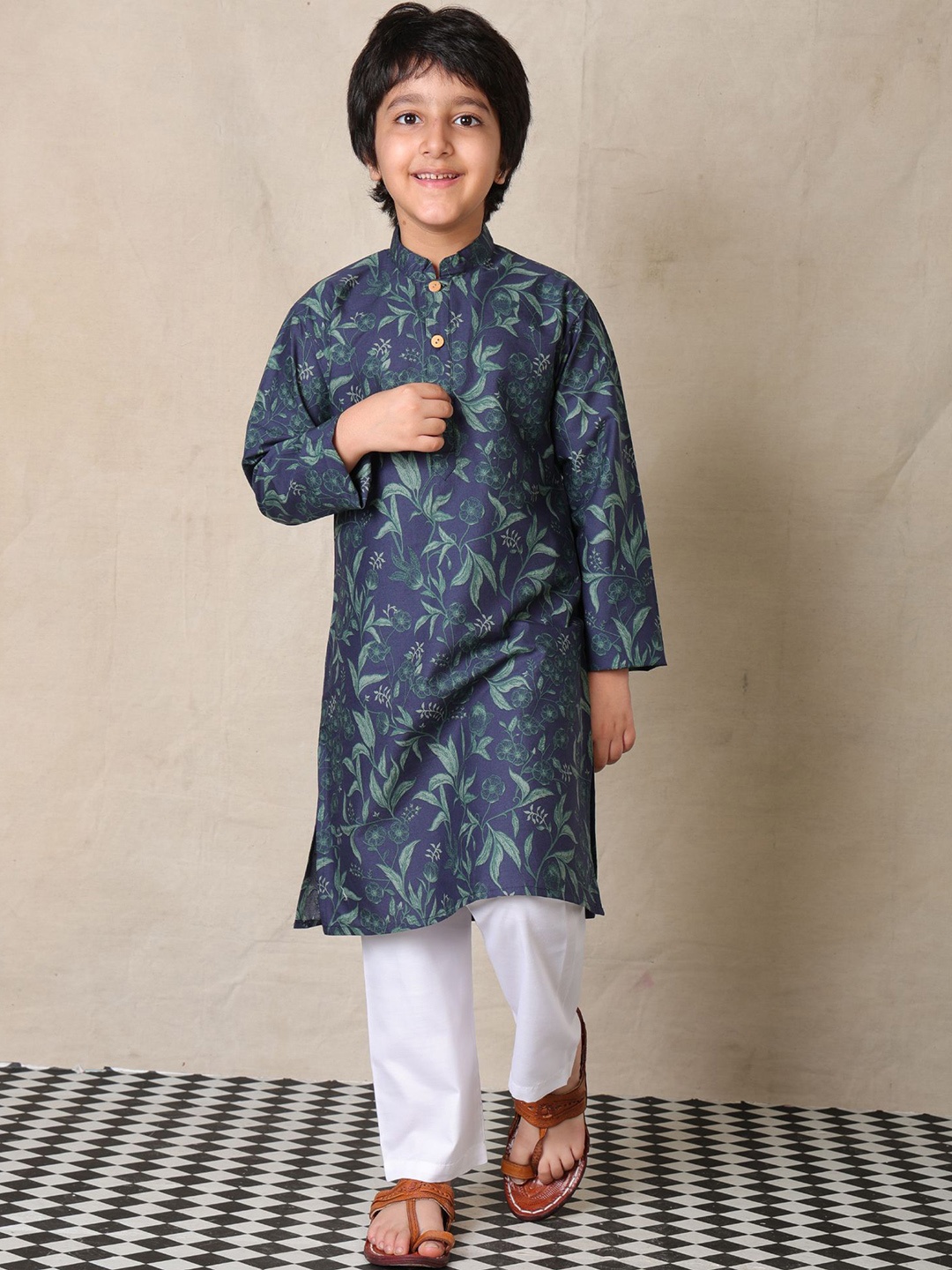

Anthrilo Boys Band Collar Floral Printed Pure Cotton Straight Kurta with Pyjamas, Navy blue