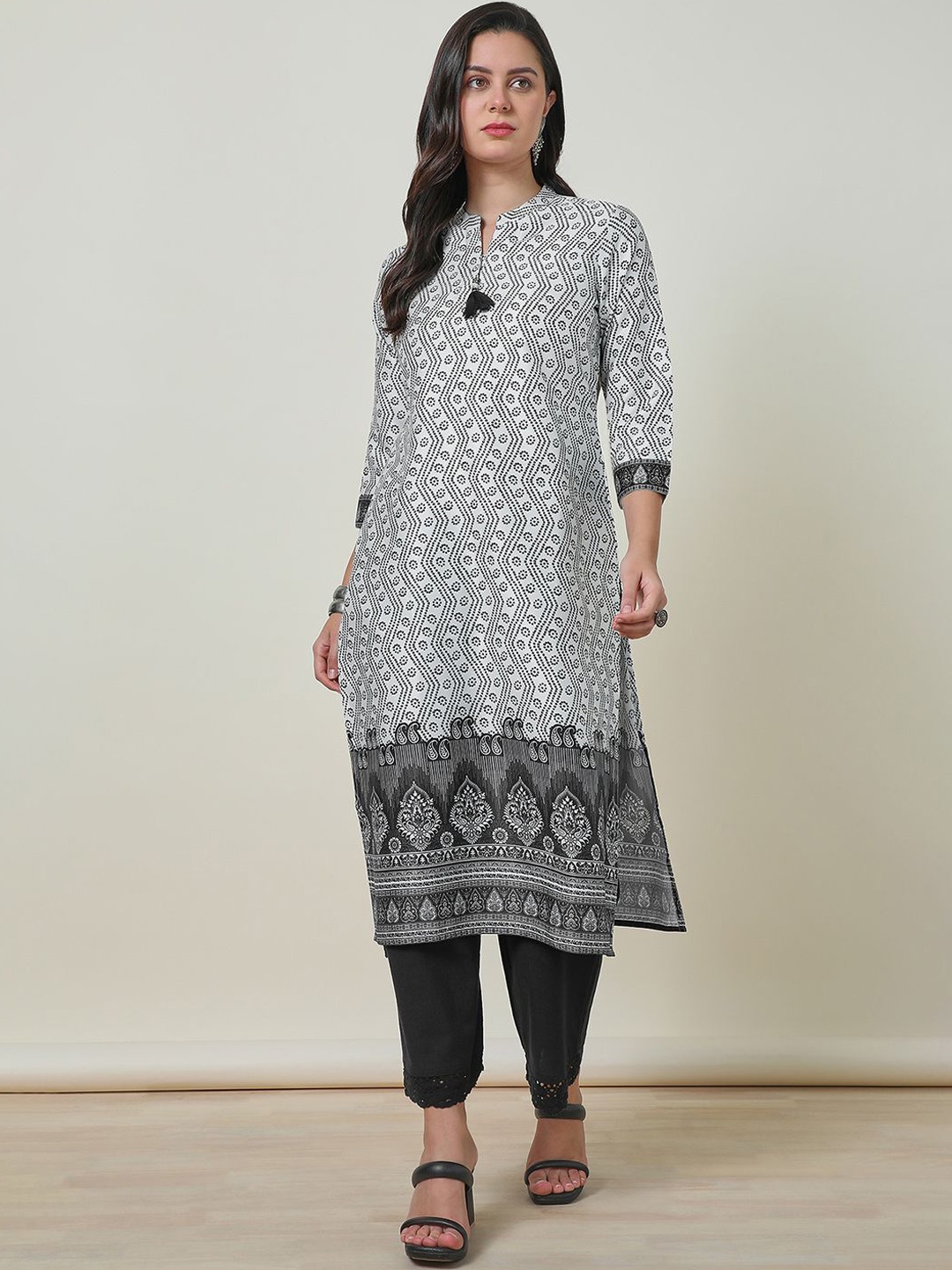 

Soch Women Bandhani Print Kurta With Tassels, Off white