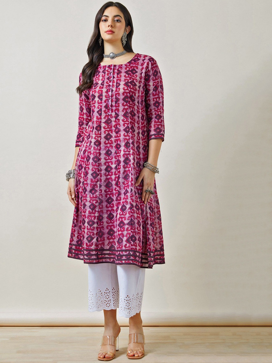 

Soch Women Cotton Slub Ajrak Print Kurta, Magenta