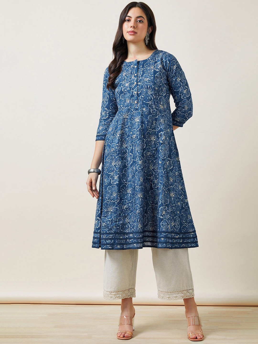 

Soch Women Cotton Slub Botanical Print Kurta, Blue