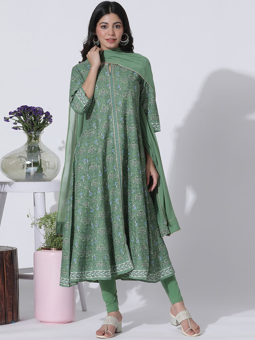 

W Green Floral Printed Keyhole Neck Gotta Patti A-Line Kurta With Dupatta