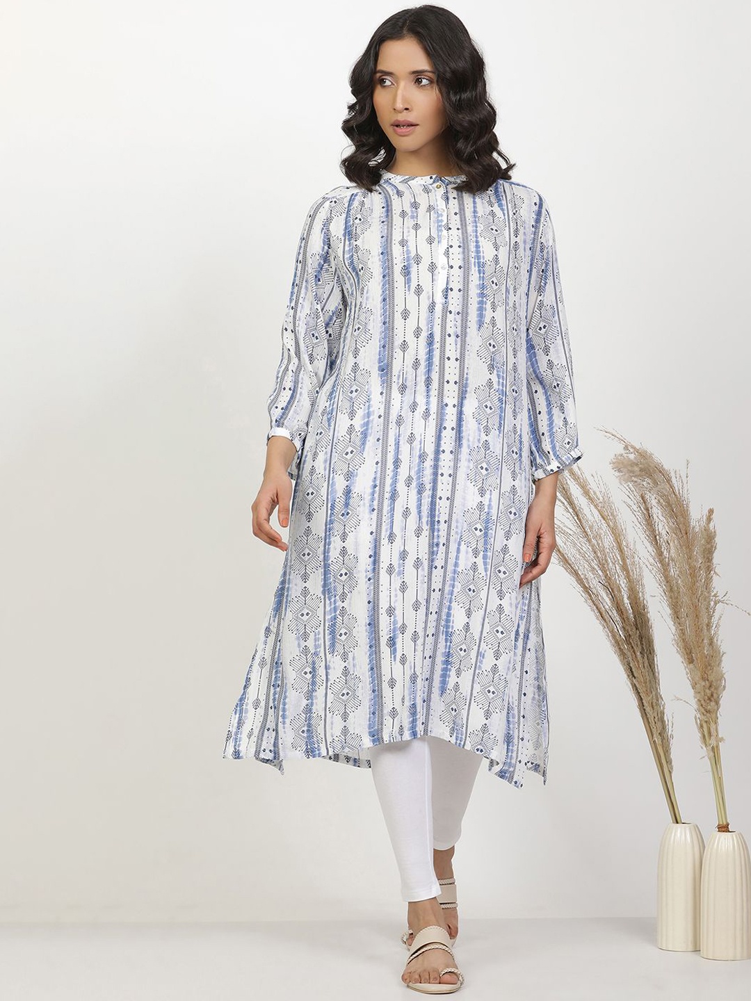 

W Women Ethnic Motifs Printed Mandarin Collar A-Line Kurta With Trousers, White