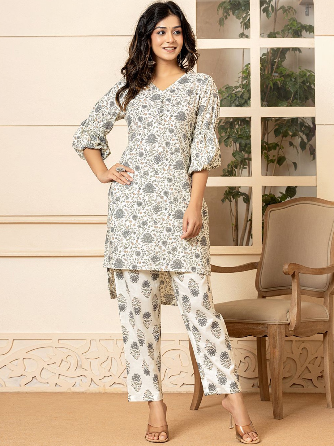 

Yufta Floral Printed Puffed Sleeves Pure Cotton Tunic With Trouser, Grey