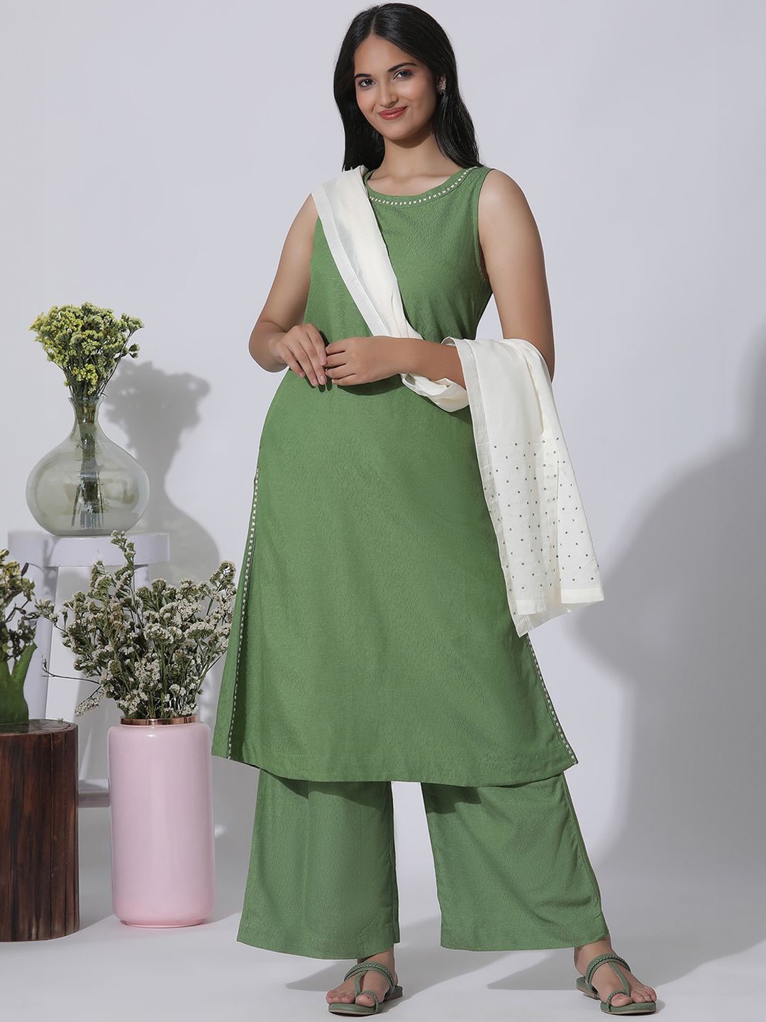 

W Embroidered Thread Work Straight Kurta with Palazzos & With Dupatta, Green