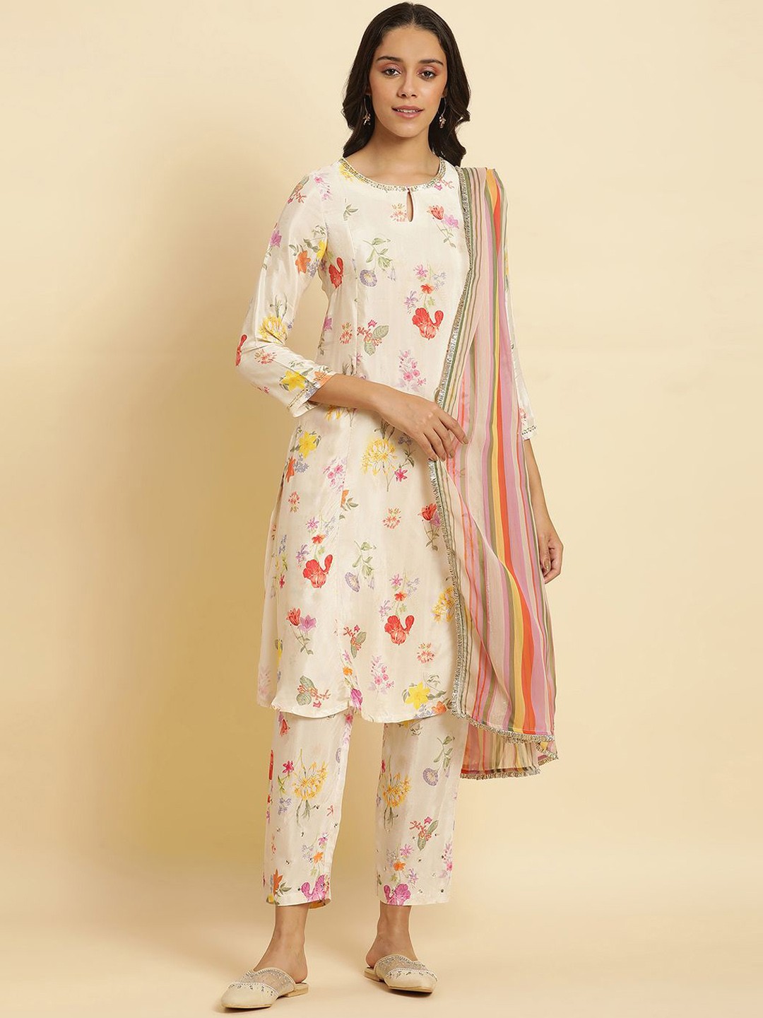 

W Women Floral Printed Keyhole Neck Straight Kurta & Trousers With Dupatta, Cream