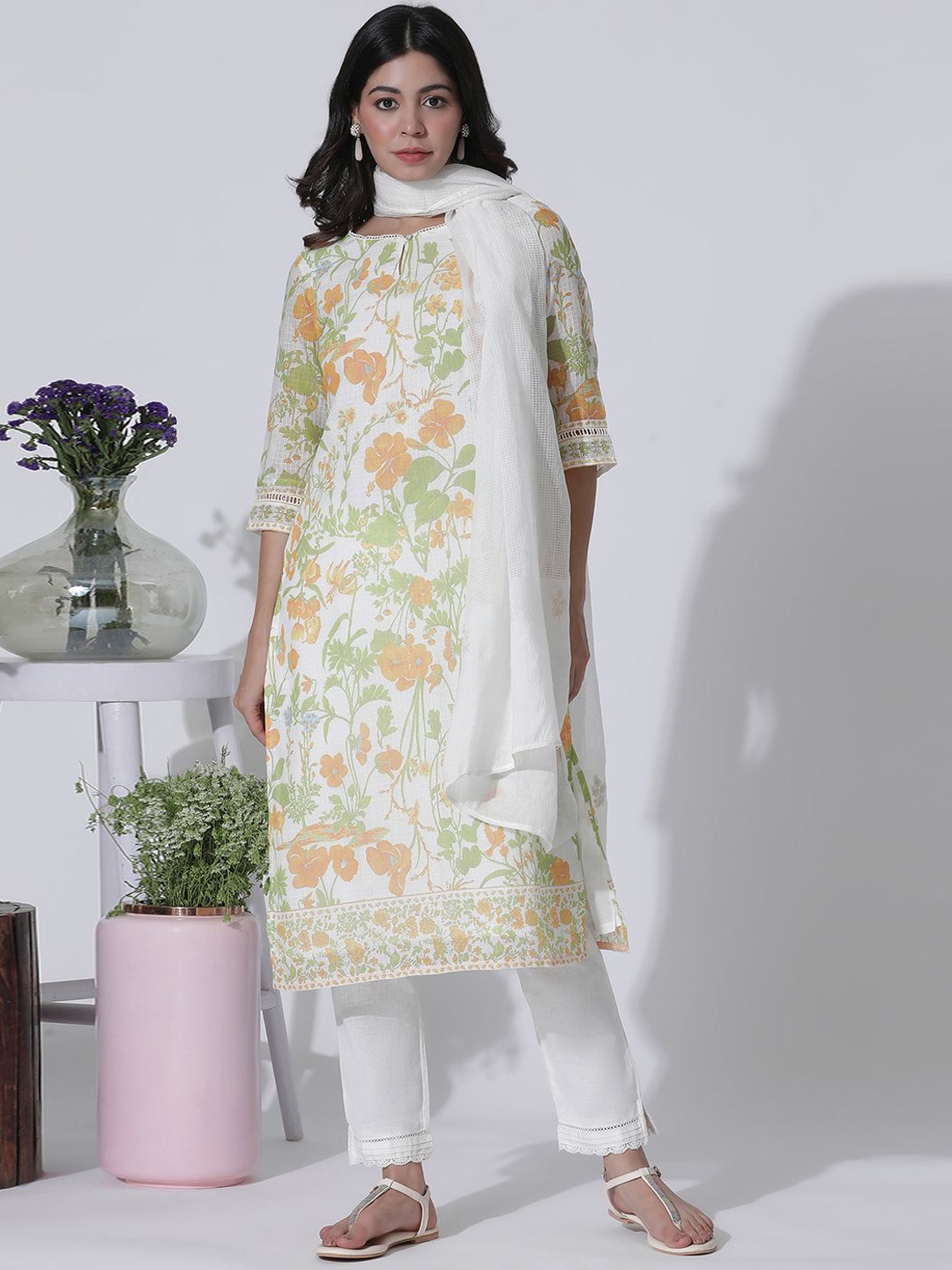 

W Floral Printed Straight Kurta & Trousers With Dupatta, White