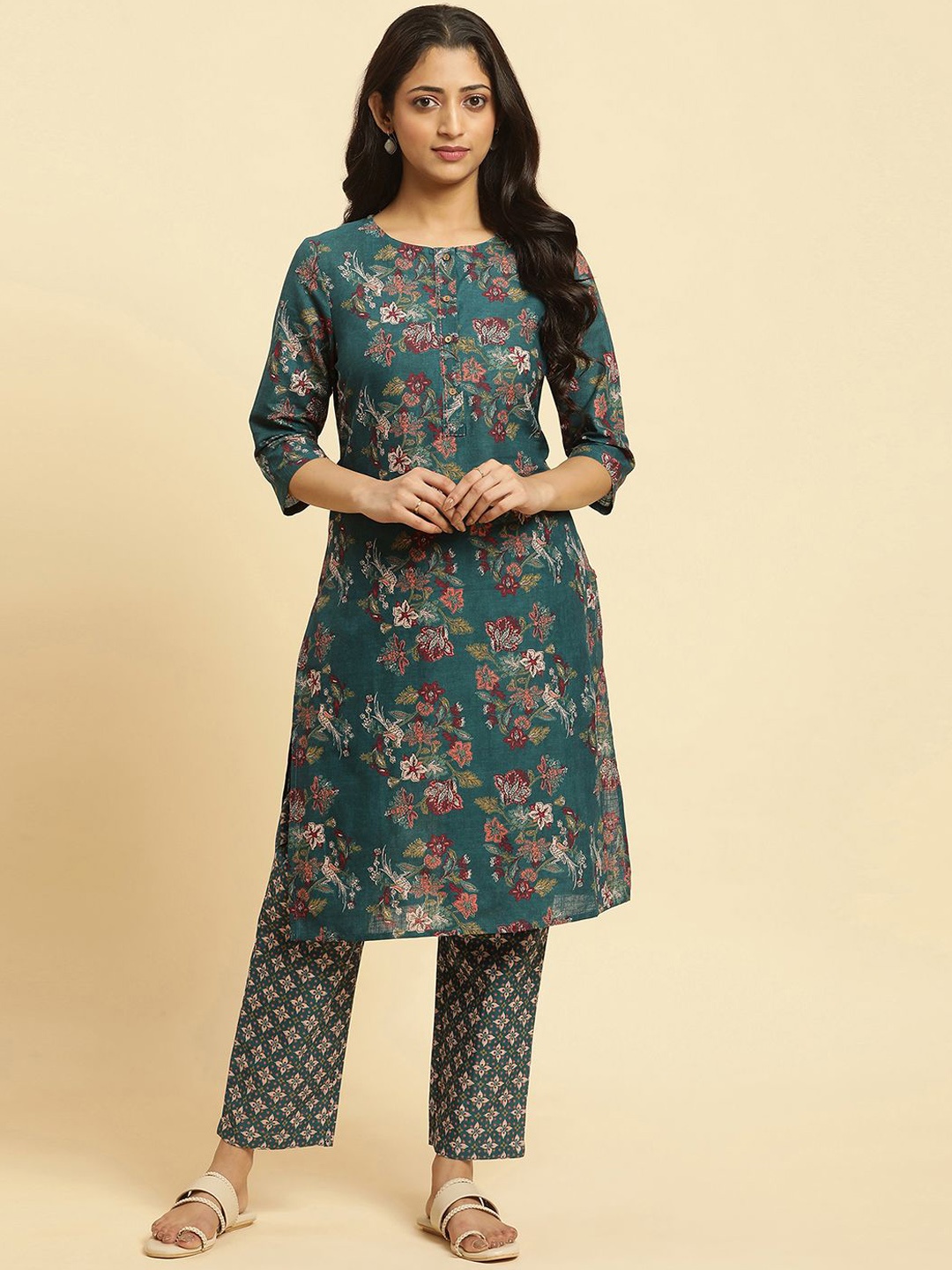

W Floral Printed Round Neck Pure Cotton Straight Kurta With Trousers, Green