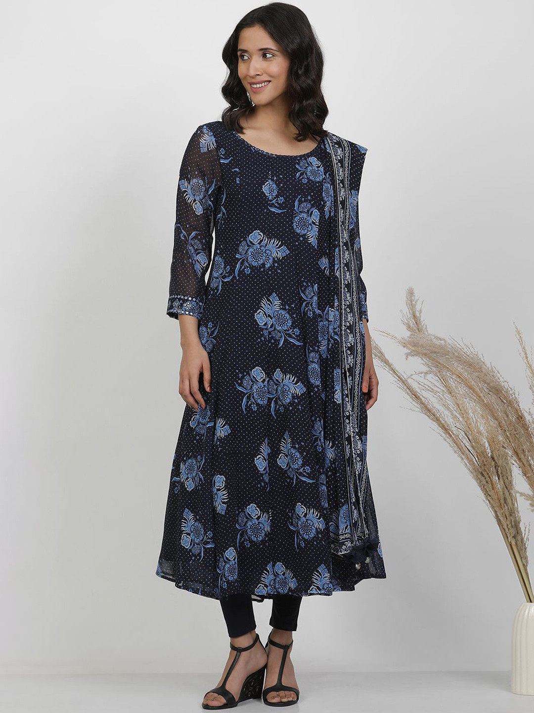 

W Floral Printed A-Line Kurta With Leggings & Dupatta, Black